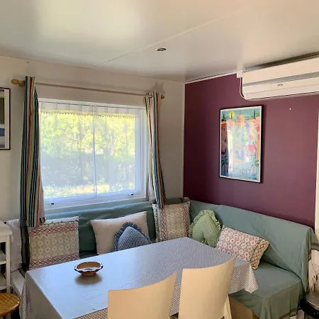 אכסניה Le Clos Du Bonheur