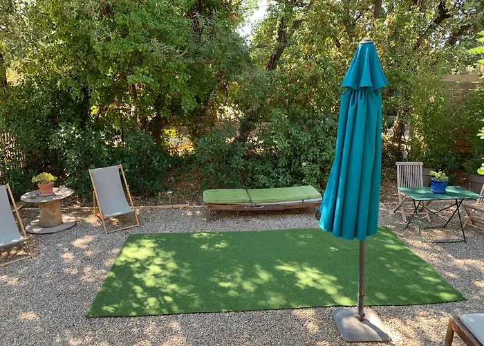 Le Clos Du Bonheur Деревянный коттедж *
