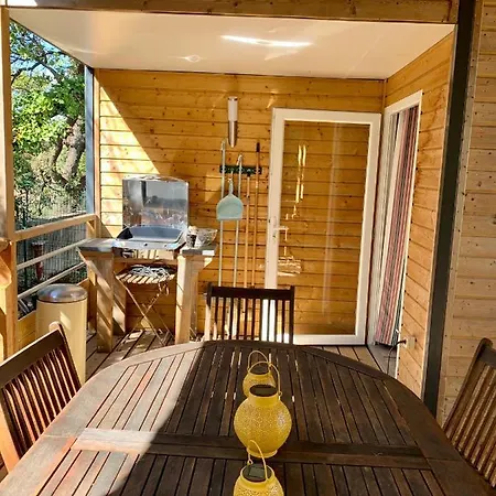 Le Clos Du Bonheur ロッジ