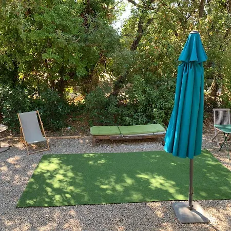 Le Clos Du Bonheur Chata *