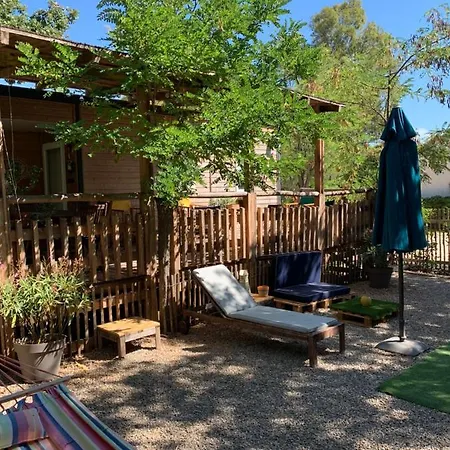 Le Clos Du Bonheur ロッジ *