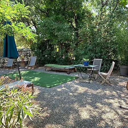 Le Clos Du Bonheur ル・プラデ