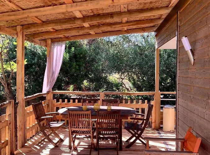 Le Clos Du Bonheur * لو براديت