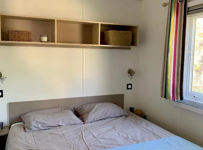 Le Clos Du Bonheur بيت خشبي *