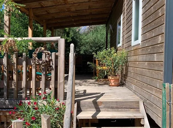 Le Clos Du Bonheur * لو براديت